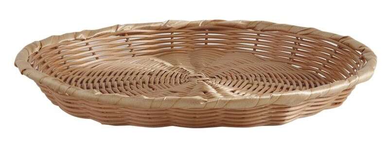 Runder, flacher Korb aus synthetischem Rattan